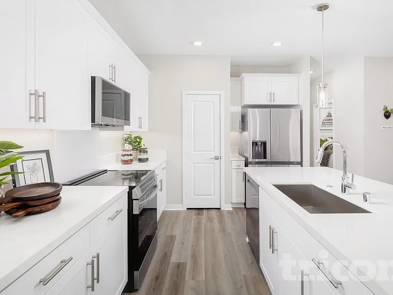 1735 Lorraine Ave #2 — Photo 6