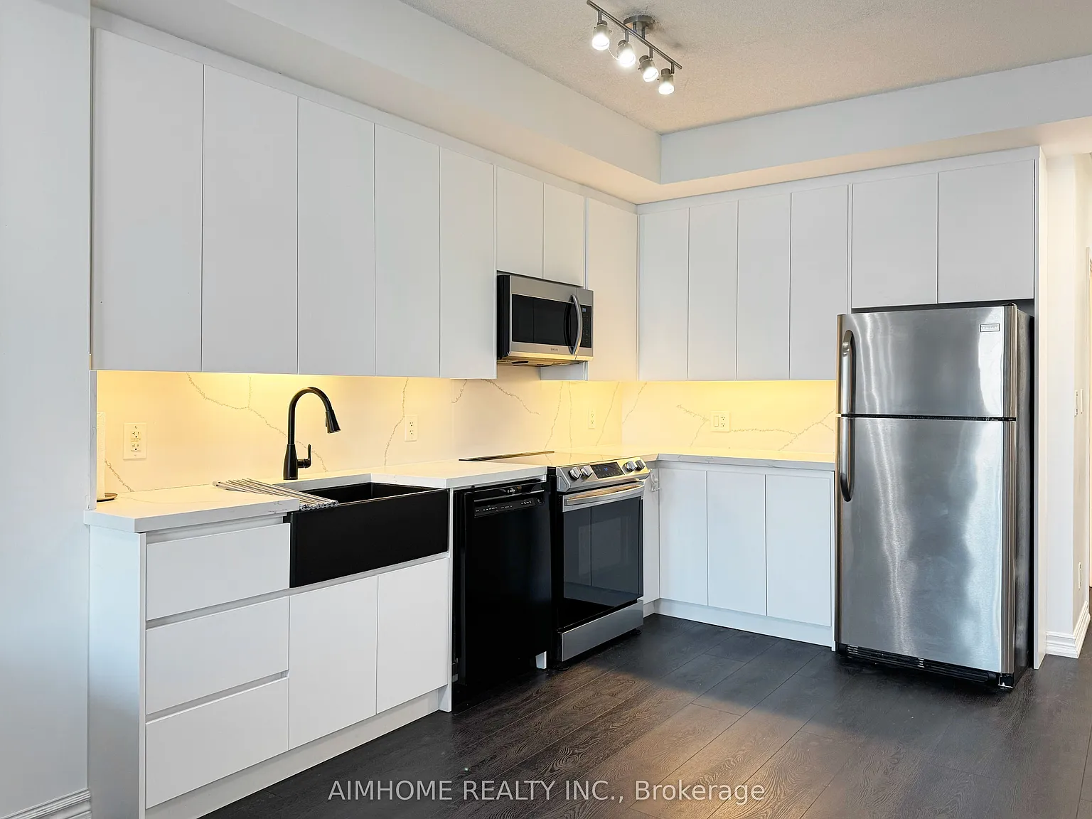 2 bed, $2,880 — Photo 3