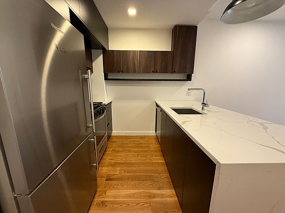 4th image of 25 E 19th St APT 1D