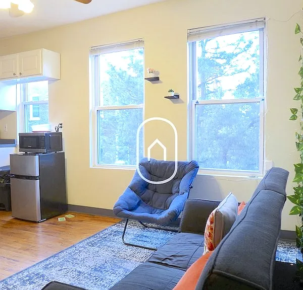 834 Huntington Ave — Photo 3