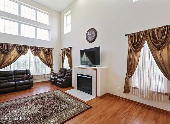 2nd image of 2438 Abbey Dr #4
