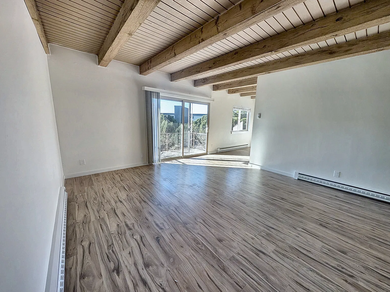 1 bed, 700 sqft, $1,850 — Photo 2