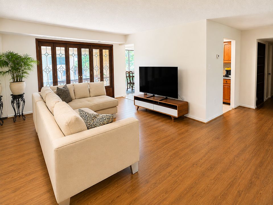 1st image of 10210 Bushman Dr Suite 324
