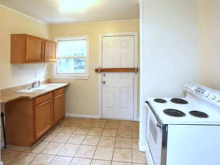 215 East Dr #E — Photo 3