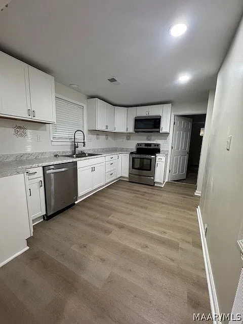 3 bed, 2.0 bath, 1150 sqft, $1,400 — Photo 3
