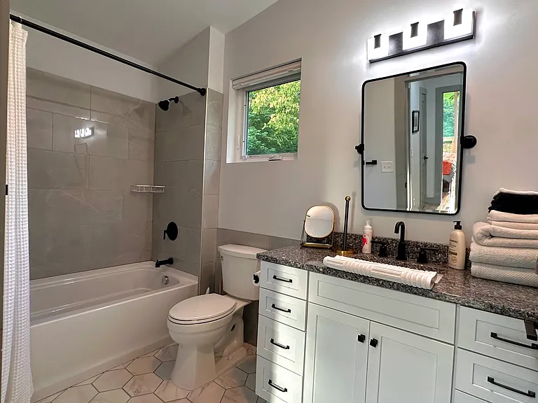 924 Riceville Rd — Photo 13