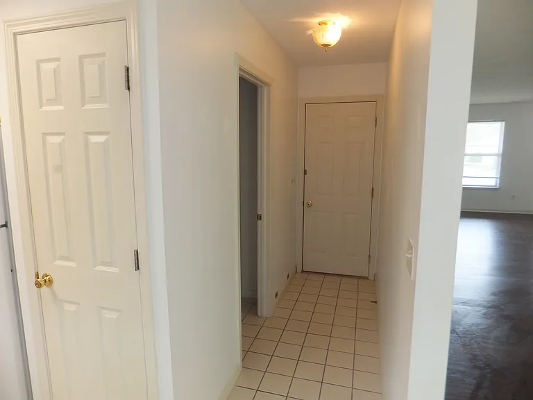 496 Pheasant Run — Photo 5