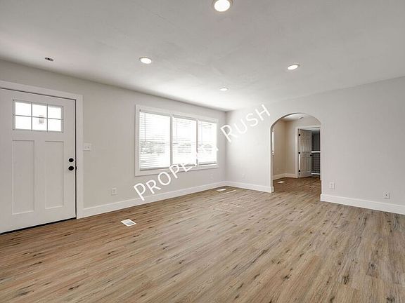 5th image of 4601 Leslie Ln
