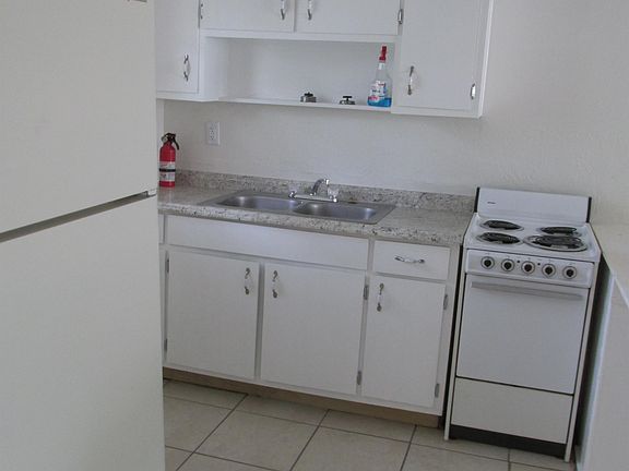 4th image of 309 Charles St #C