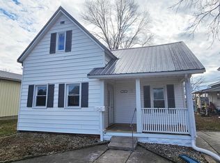 519 W 5th St, Mount Carmel, IL 62863