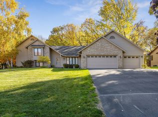 13646 Georgia Dr, Apple Valley, MN 55124