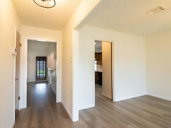 2nd image of 2222 W Shannon Street