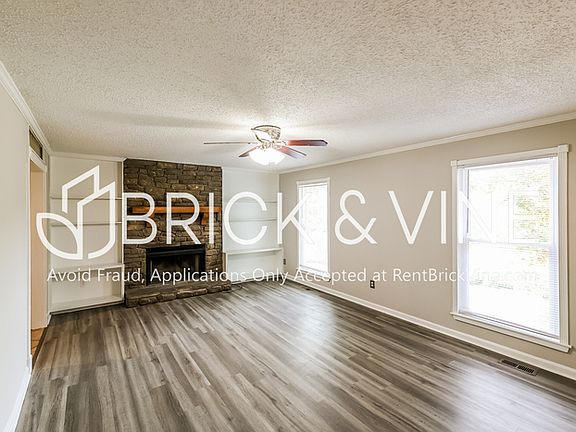 3rd image of 2664 Denise Dr