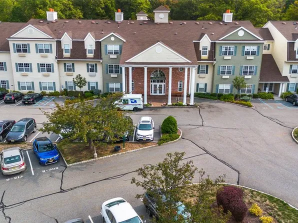 9302 Richmond Rd, West Milford, NJ 07480