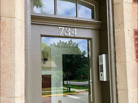 5th image of 734 Carpenter Ave APT 3N