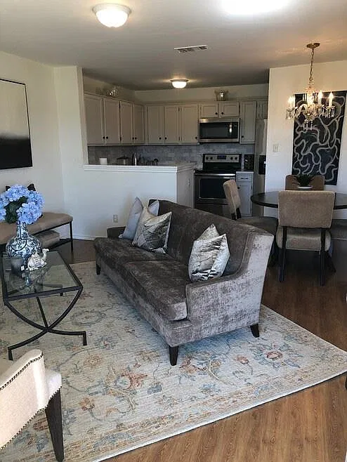 1 bed, 600 sqft, $1,200 — Photo 1