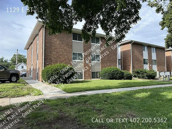 1129 E St #3