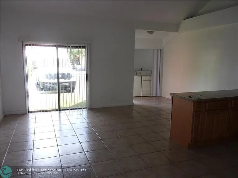 5512 NW 24th St — Photo 9
