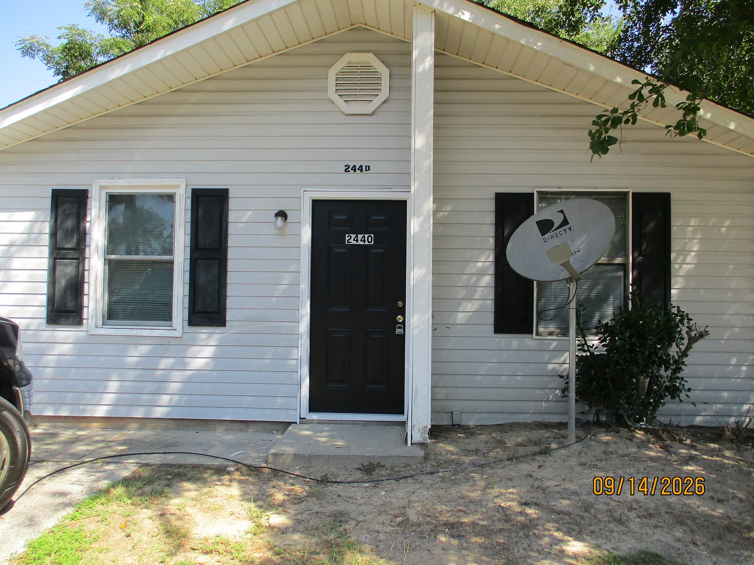 2 bed, 852 sqft, $1,045 — Photo 1