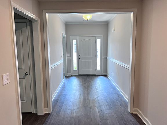 4th image of 7431 Hanford Dr