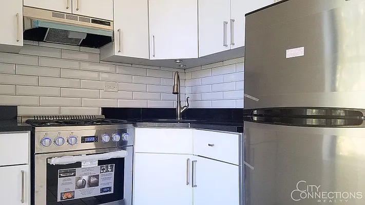 Rented by City Connections Realty | media 11