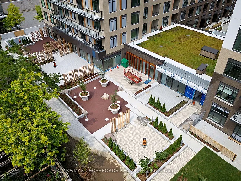 8 Beverley Glen Blvd #C310 — Photo 27