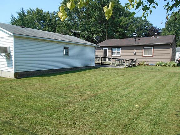 4th image of 72 Baywood Dr