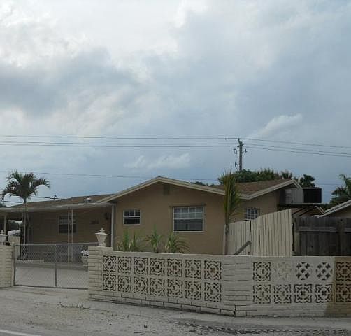 2nd image of 2831 NE 1st Ave