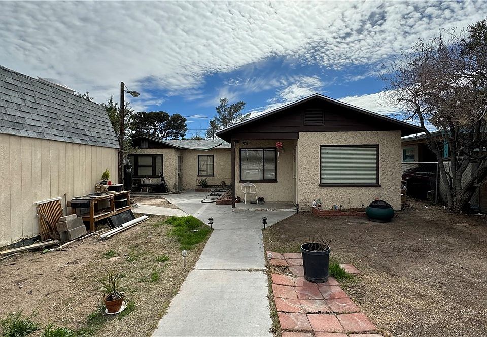1st image of 2216 Ash Ave