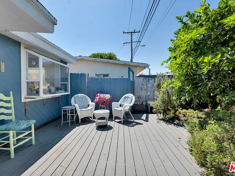 24528 Malibu Rd — Photo 7
