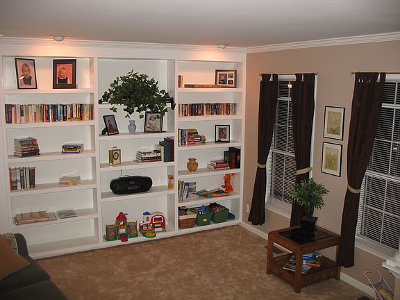 3rd image of 304 Dundee Pl