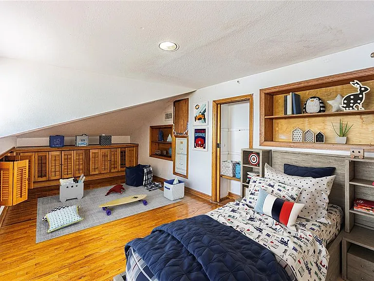 18129 Crawley Rd — Photo 36