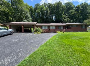 1420 Shawnee Ave E, Big Stone Gap, VA 24219