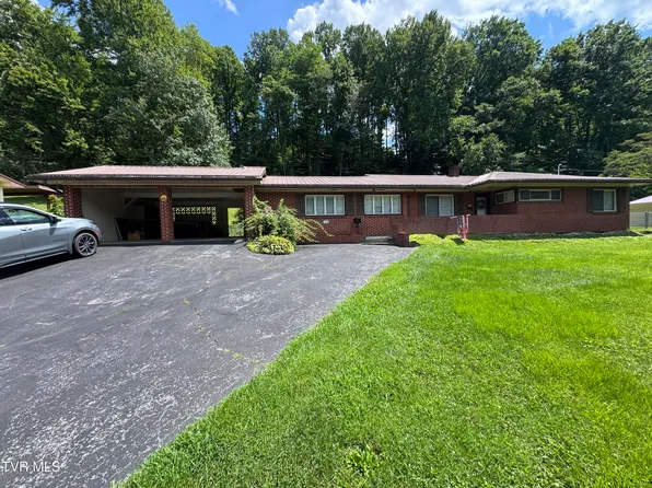 1420 Shawnee Ave E, Big Stone Gap, VA 24219