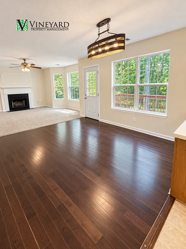 5 bed, 2.5 bath, 3080 sqft, $2,795 — Photo 4