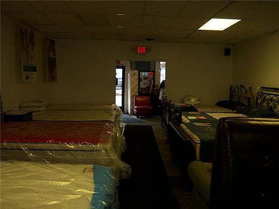 5th image of 2552 Airport Hwy