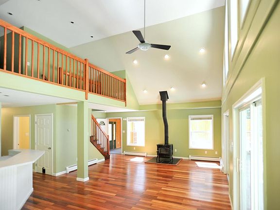 3rd image of 75 Delaney Dr