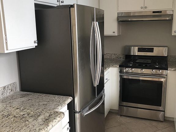 4th image of 11939 Darlington Ave APT 105