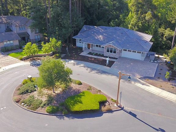5th image of 320 Bridlewood Ct