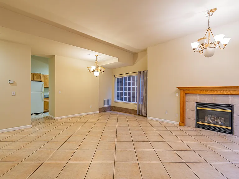 150 Caldecott Ln #1 — Photo 5