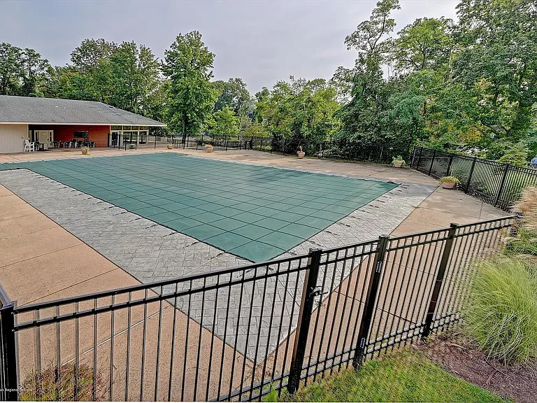 13 Helene Ct — Photo 23