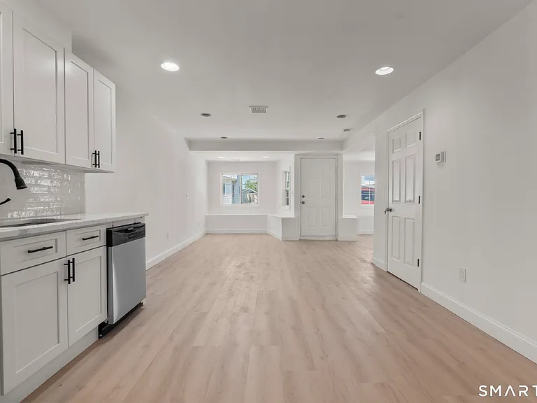 64 Soundview Ave #1 — Photo 4