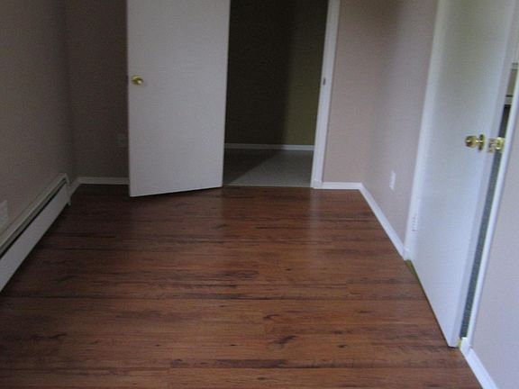 5th image of 278 Curtiss St