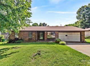 2105 Lynn St, Springdale, AR 72762