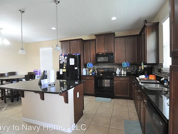 5th image of 3051 Holly Grove Ln