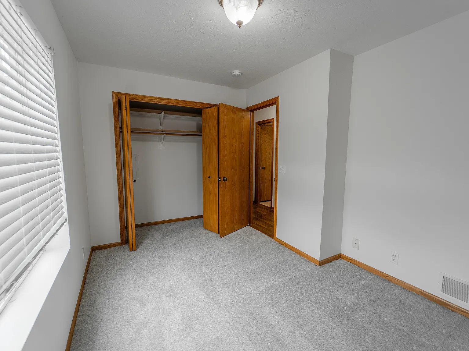 4 bed, 1400 sqft, $2,150 — Photo 2