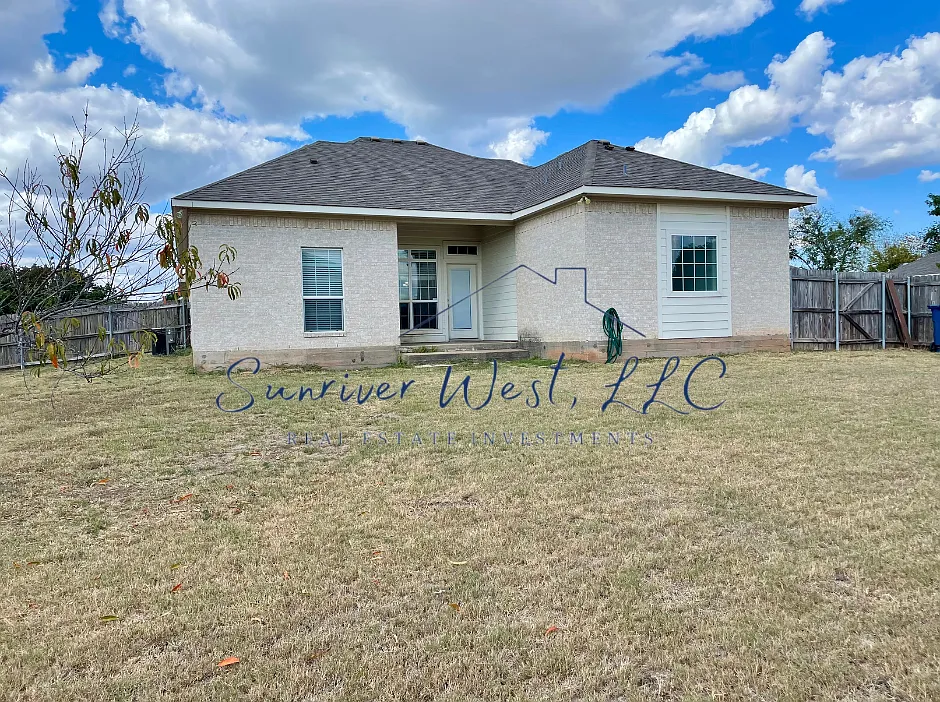 3 bed, 1613 sqft, $2,000 — Photo 2