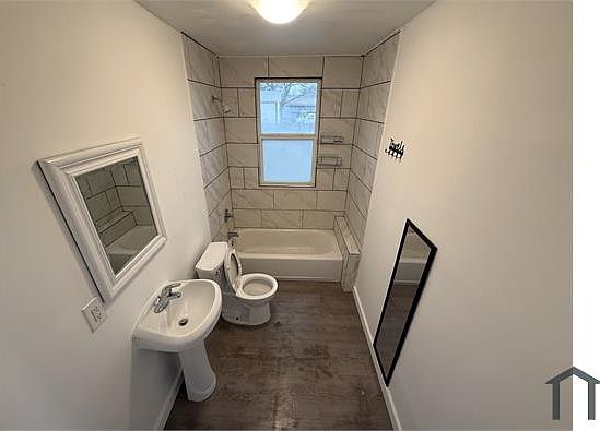 4th image of 603 Gladstone #101