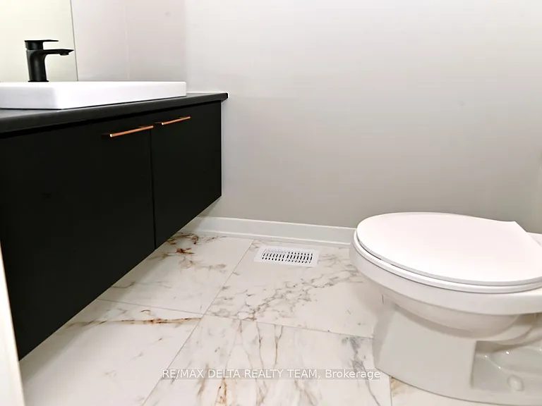 463 Denis St — Photo 17