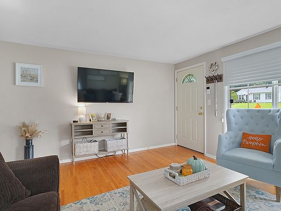 4th image of 673 Kendalwood St NE